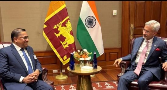 Foreign Minister Meets Indian Counterpart